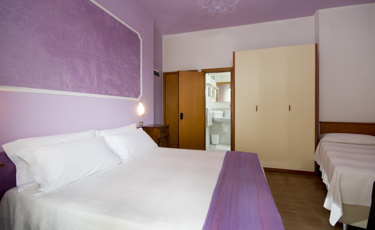 Hotel Trafalgar Rimini Extérieur photo